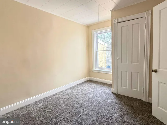 $249,000 | 33 Lafayette Avenue, Hamilton, NJ 08610