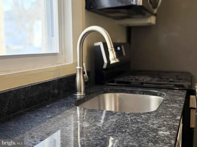 $249,000 | 33 Lafayette Avenue, Hamilton, NJ 08610