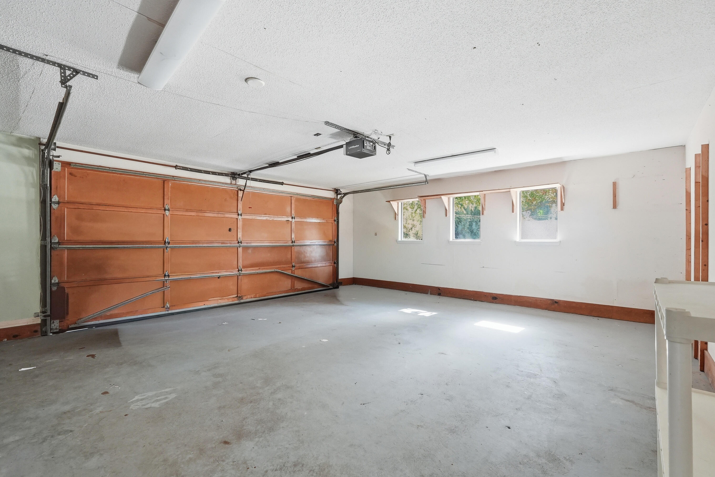 170 Elliott Road Mary Esther, FL 32569 - Photo 45 of 51 Garage