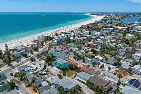 $350,000 | 122 87th Avenue, Treasure Island, FL 33706