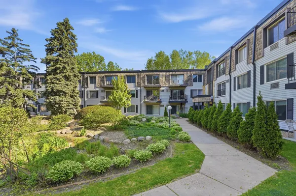 $119,000 | 183 Little Canada Road East, Unit 305, Little Canada, MN 55117