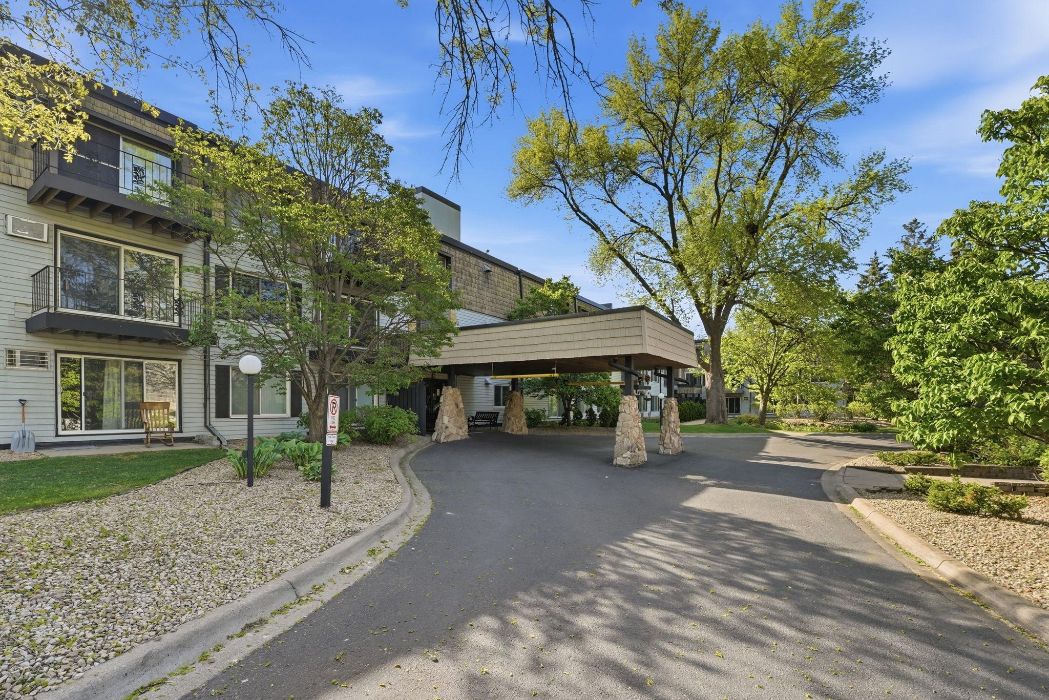 183 Little Canada Road East, Unit 305 Little Canada, MN 55117 - Photo 4 of 28
