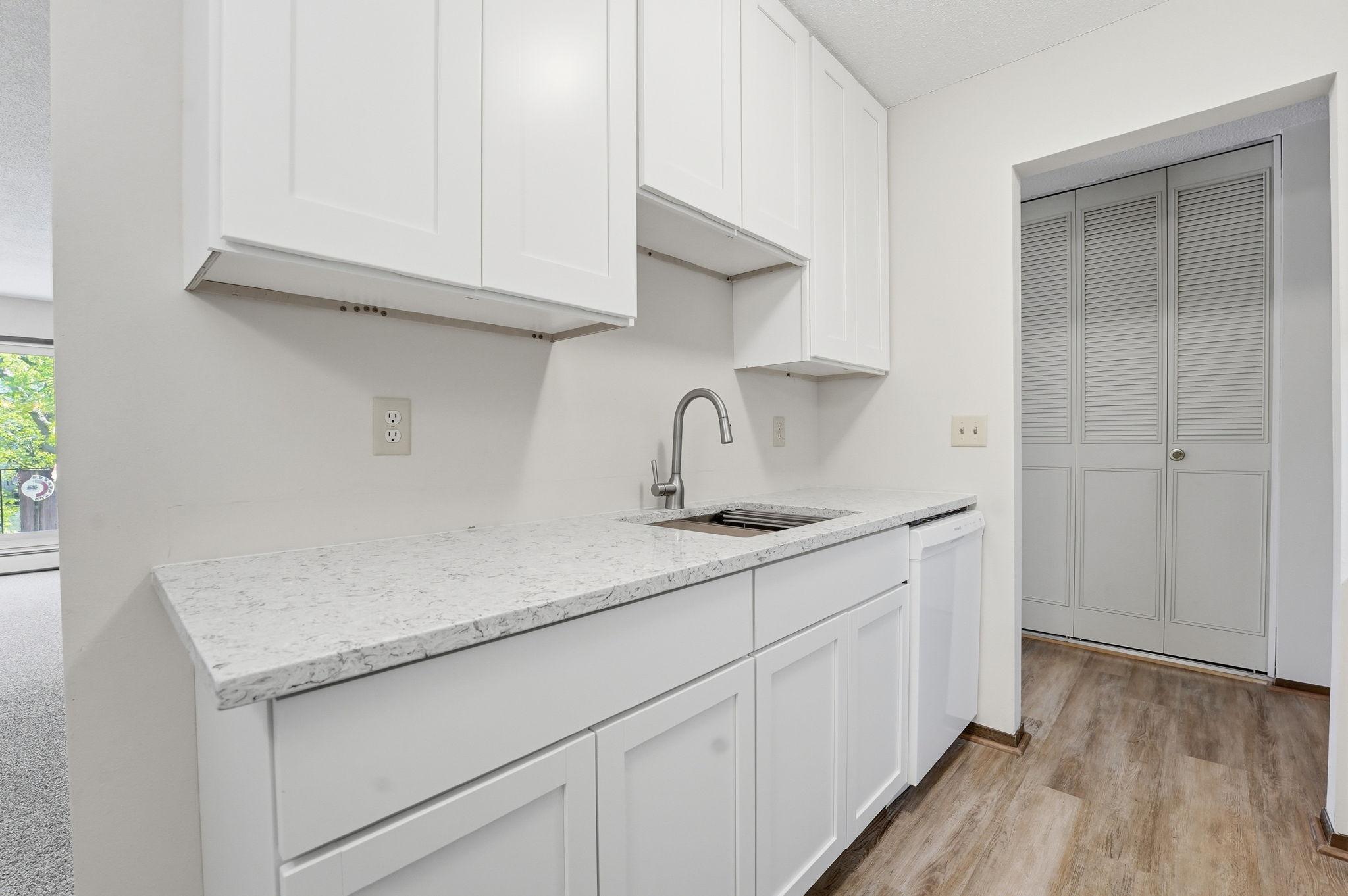 183 Little Canada Road East, Unit 305 Little Canada, MN 55117 - Photo 10 of 28