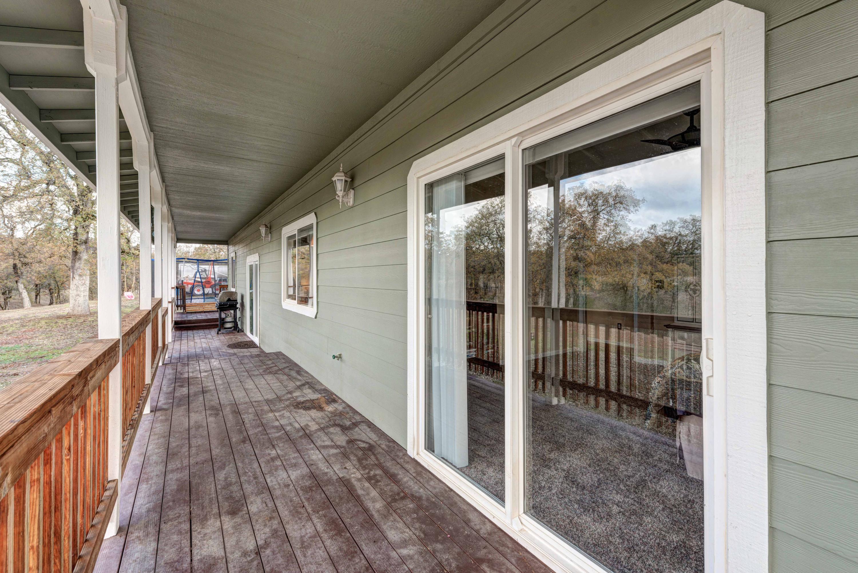 13711 Gas Point Road Igo, CA 96047 - Photo 20 of 29 a view of a porch