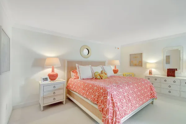 $600,000 | 5380 North Ocean Drive, Unit 7C, Singer Island, FL 33404