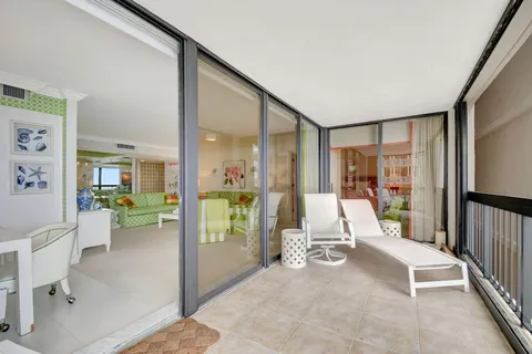 $600,000 | 5380 North Ocean Drive, Unit 7C, Singer Island, FL 33404