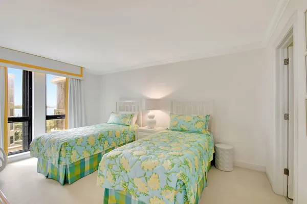 $600,000 | 5380 North Ocean Drive, Unit 7C, Singer Island, FL 33404