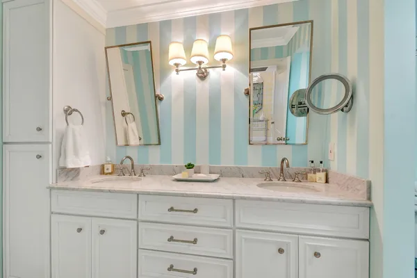$600,000 | 5380 North Ocean Drive, Unit 7C, Singer Island, FL 33404