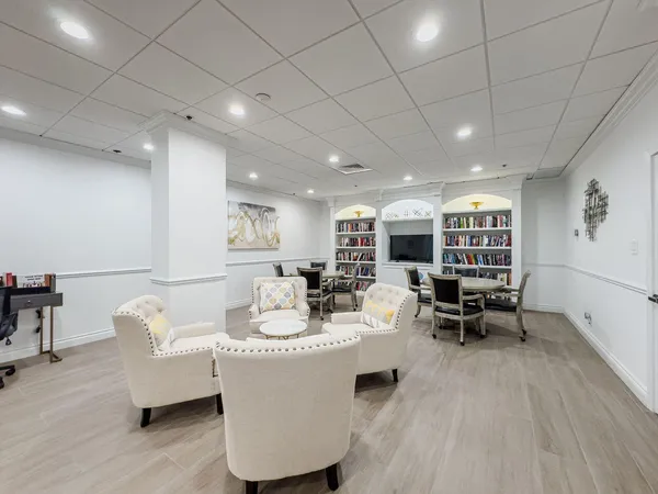 $600,000 | 5380 North Ocean Drive, Unit 7C, Singer Island, FL 33404
