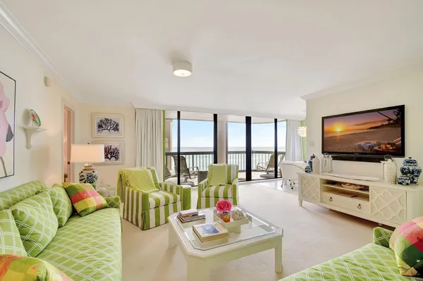 $600,000 | 5380 North Ocean Drive, Unit 7C, Singer Island, FL 33404