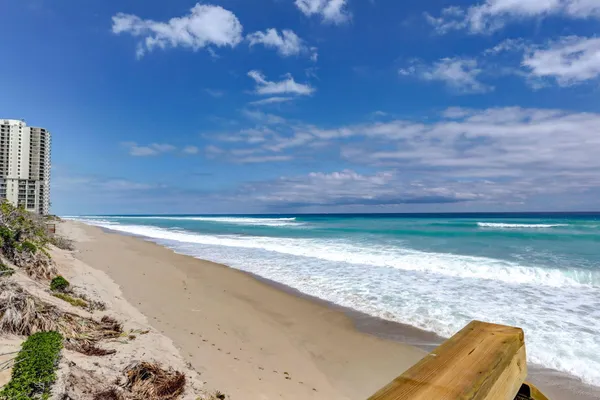 $600,000 | 5380 North Ocean Drive, Unit 7C, Singer Island, FL 33404