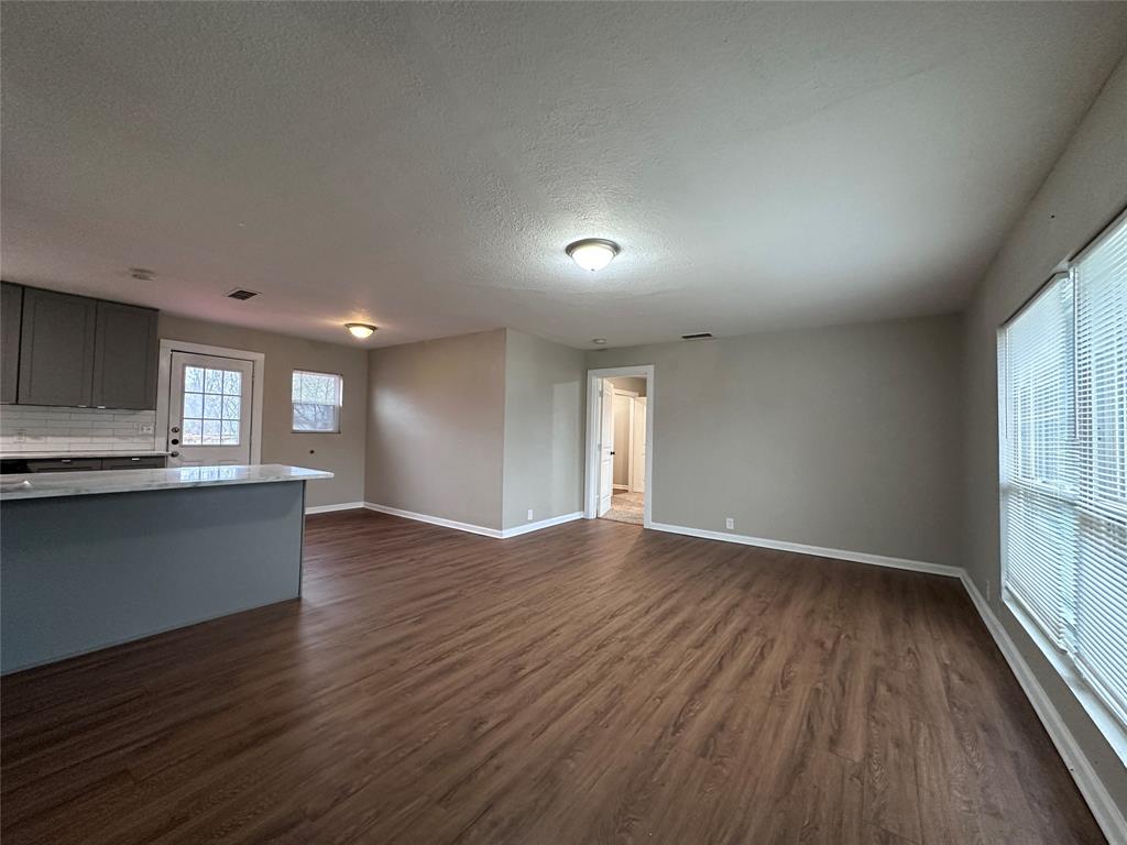 209 West County Line Road Royse City, TX 75189 - Photo 5 of 16