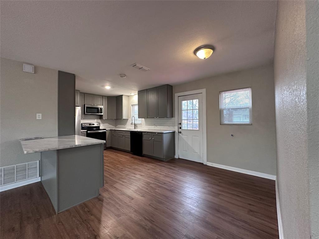 209 West County Line Road Royse City, TX 75189 - Photo 6 of 16