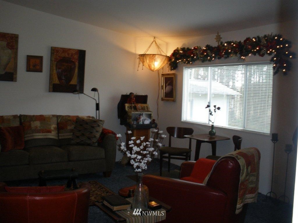 7864 Bailey Road Clinton, WA 98236 - Photo 5 of 11 Gallery Image 5