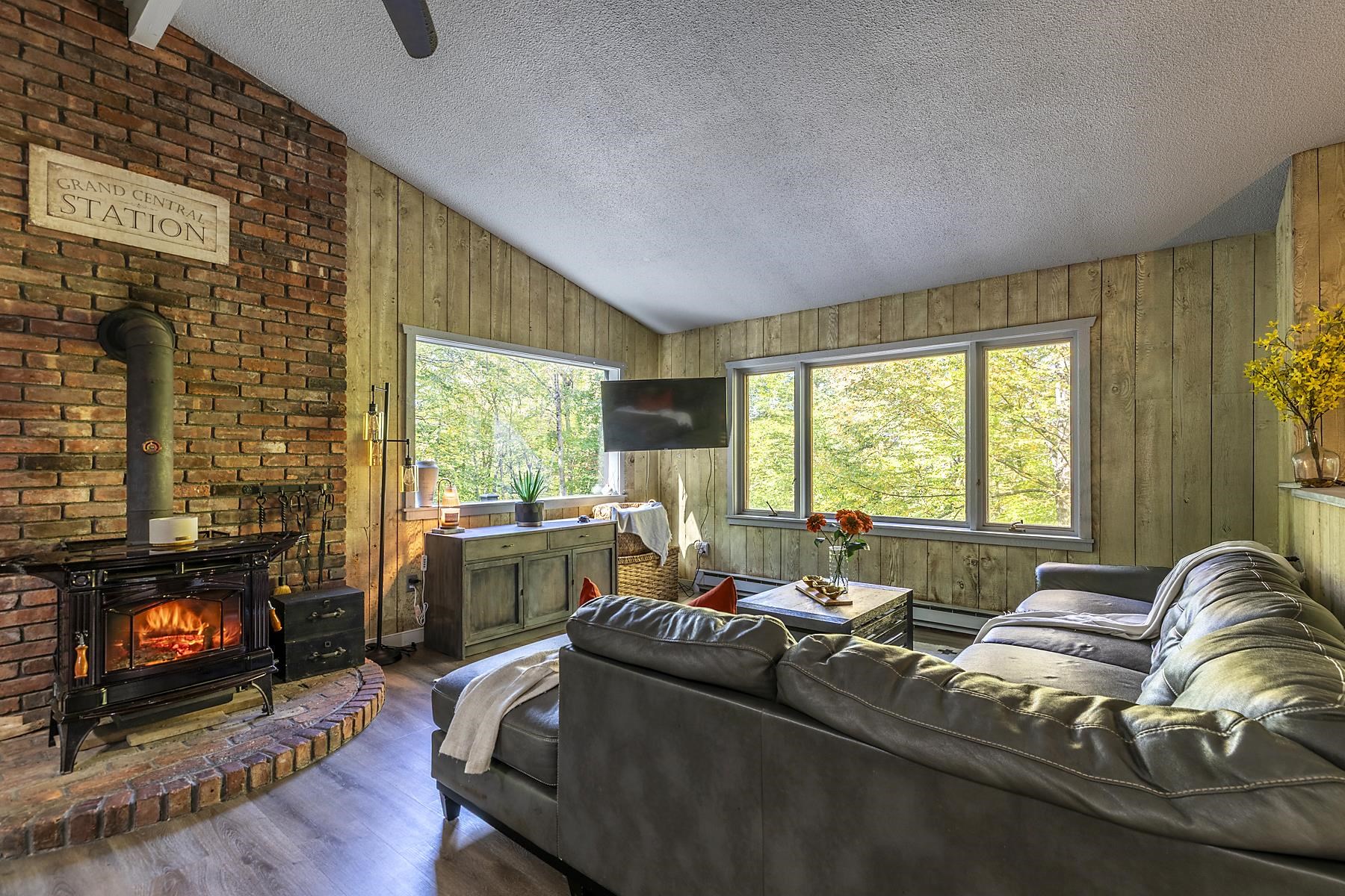 115 Nottingham Park Manchester, VT 05255 - Photo 5 of 30