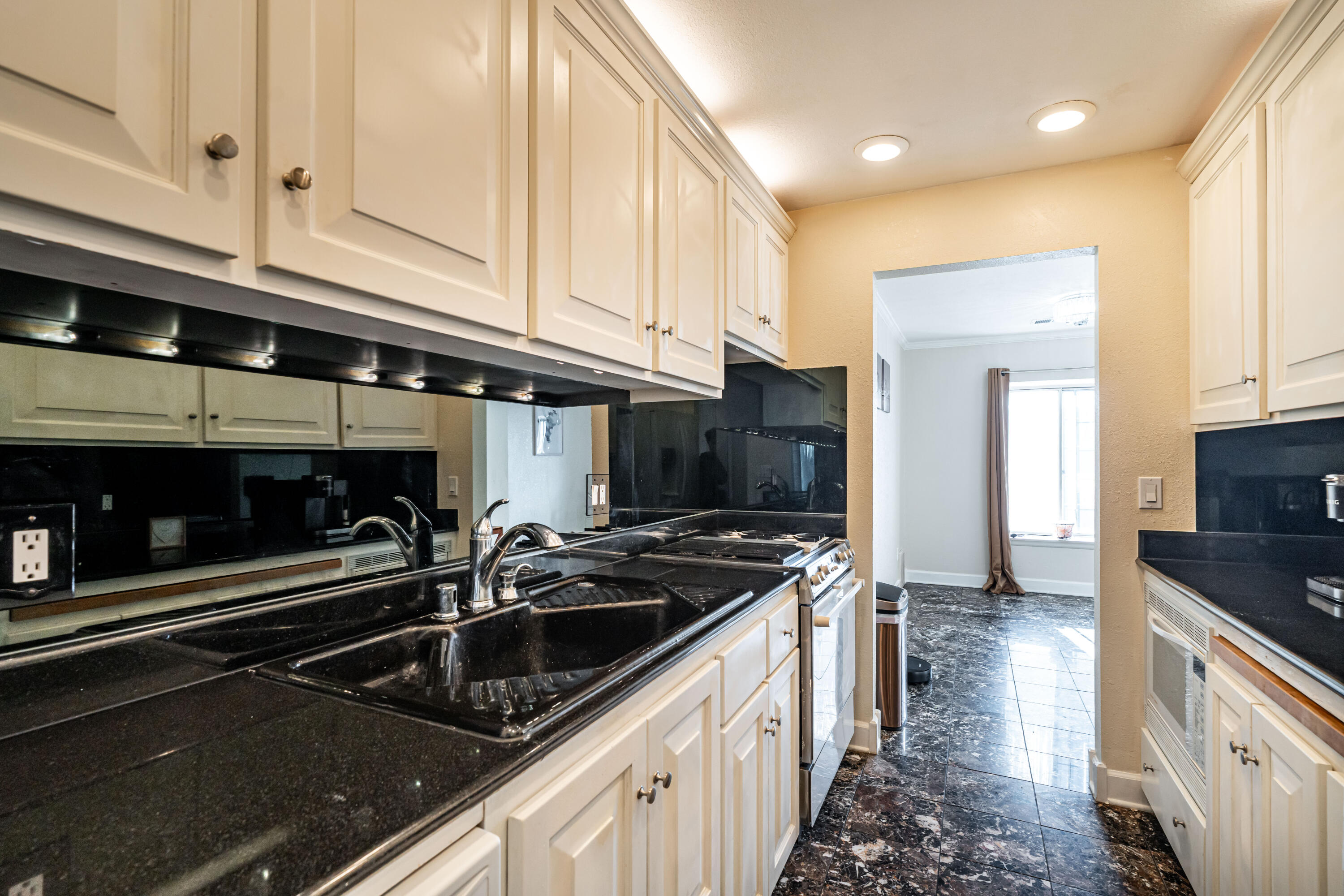 12980 West Bluemound Road, Unit 308 Elm Grove, WI 53122 - Photo 10 of 22 Kitchen