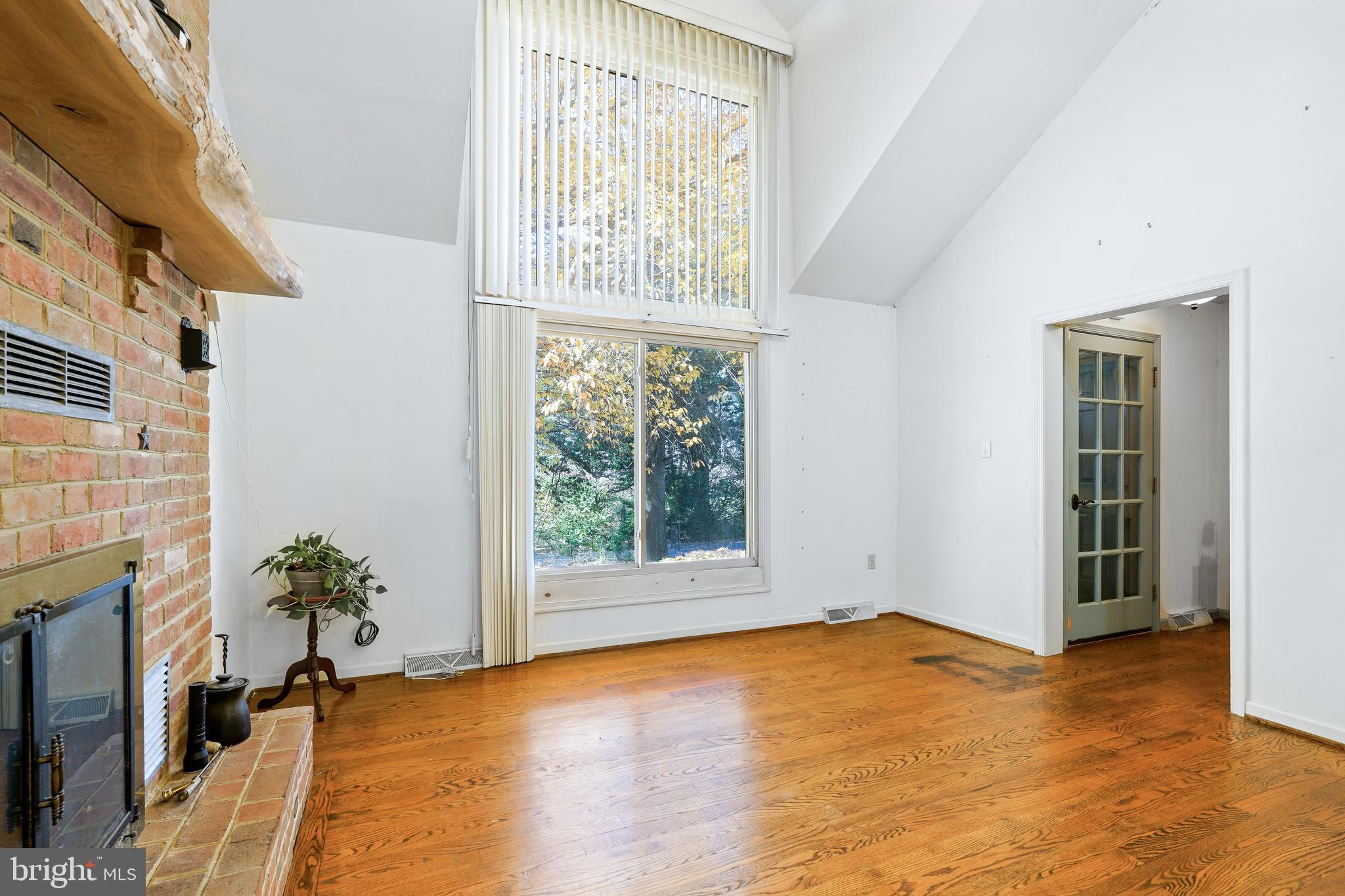 8 North Shah Road Elkton, MD 21921 - Photo 12 of 37 Hardwood floors throughout the main level