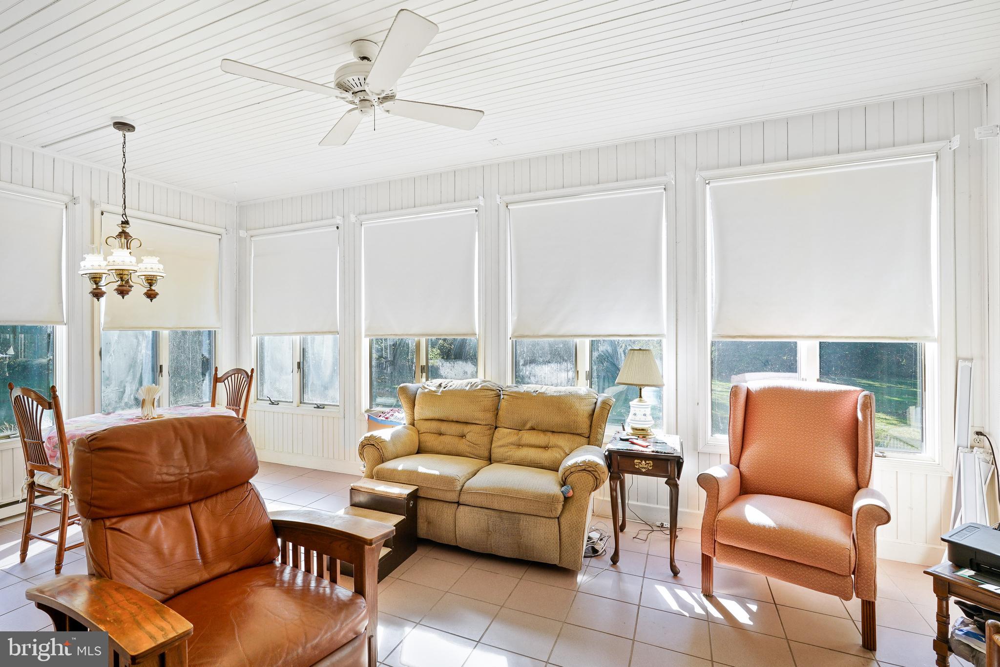 8 North Shah Road Elkton, MD 21921 - Photo 18 of 37 Beautiful Sunroom