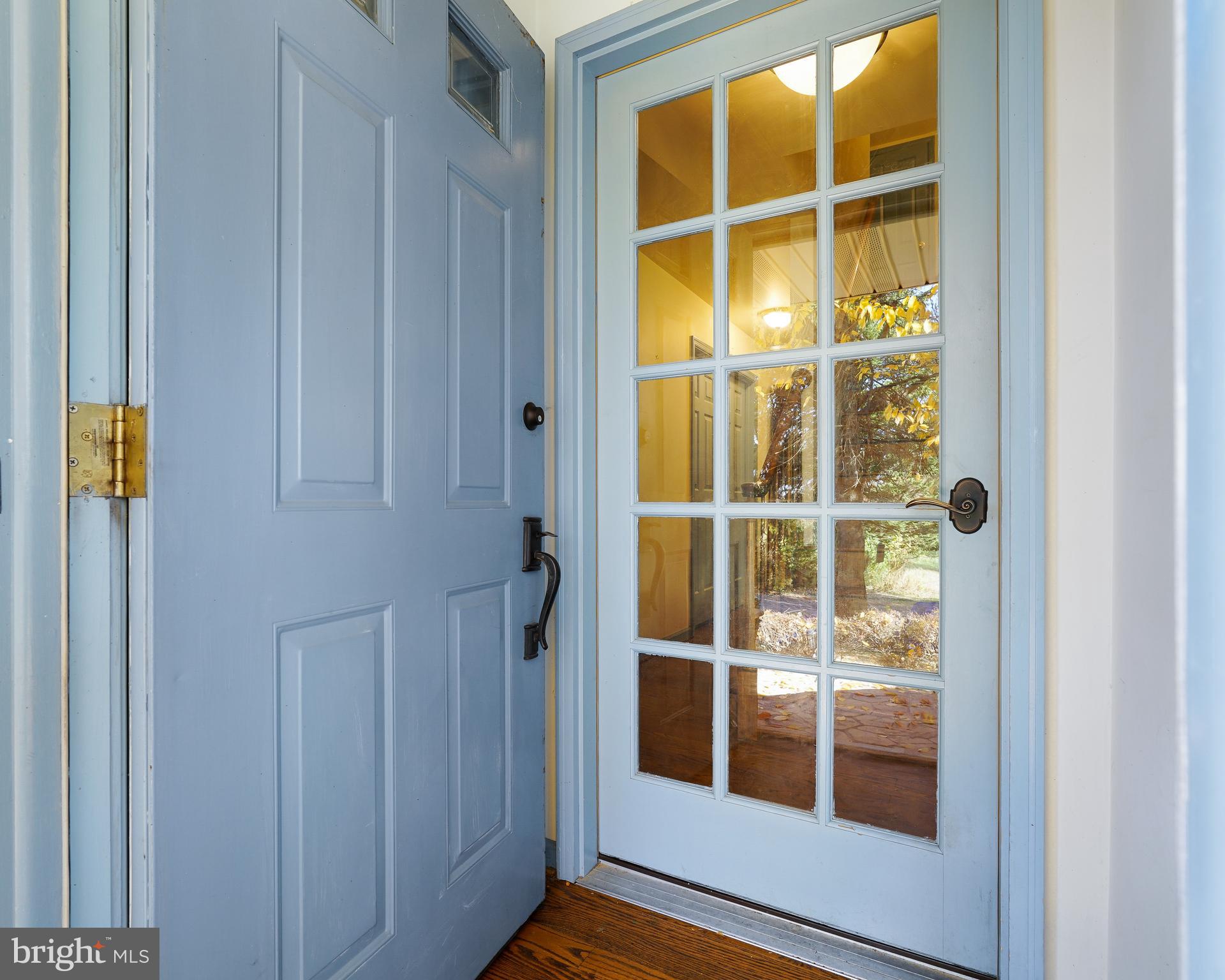 8 North Shah Road Elkton, MD 21921 - Photo 10 of 37 Welcome, Inviting Vestibule!
