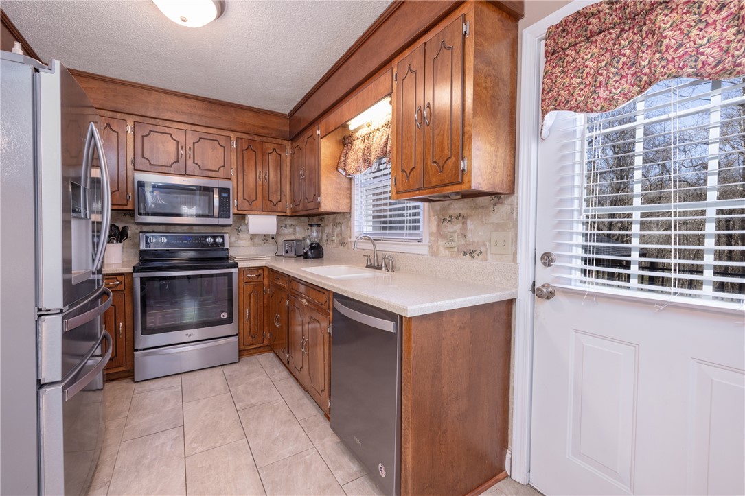 404 South Old Mill Road Seneca, SC 29678 - Photo 10 of 42