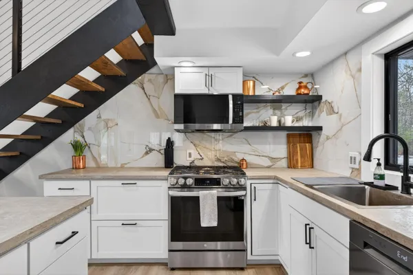 $550,000 | 54 Raptor Ridge Road, Limerick, ME 04048