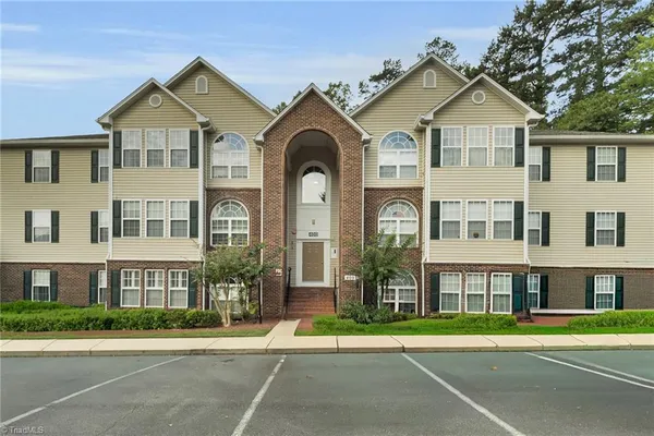 $190,000 | 433 Mill Pond Drive, Winston-Salem, NC 27106