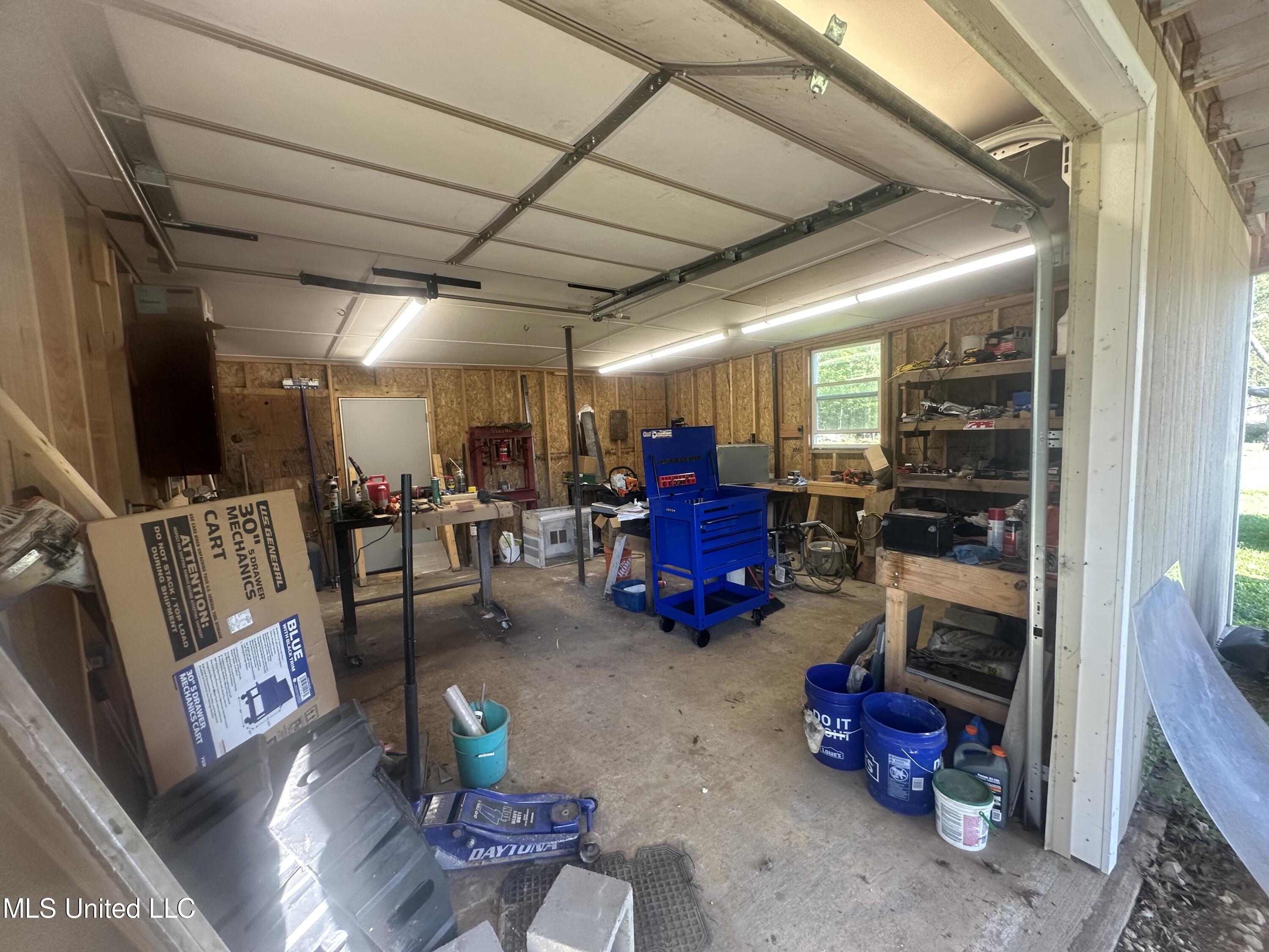 321 Harbor Lane Brandon, MS 39047 - Photo 8 of 23 Garage/Shop