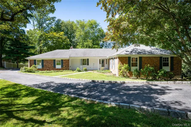 $925,000 | 11 Skyview Drive, Armonk, NY 10504