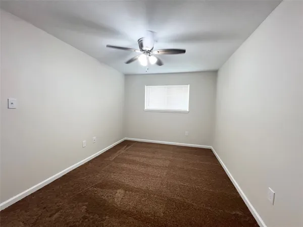 $795 | 130 Oyster Creek Drive, Unit 21, Lake Jackson, TX 77566