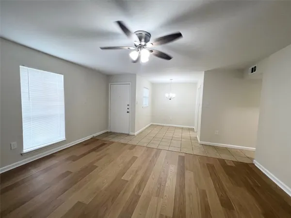 $795 | 130 Oyster Creek Drive, Unit 21, Lake Jackson, TX 77566