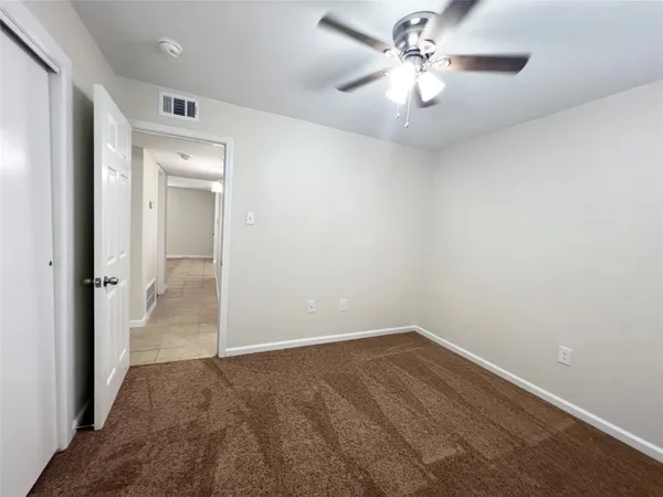 $795 | 130 Oyster Creek Drive, Unit 21, Lake Jackson, TX 77566