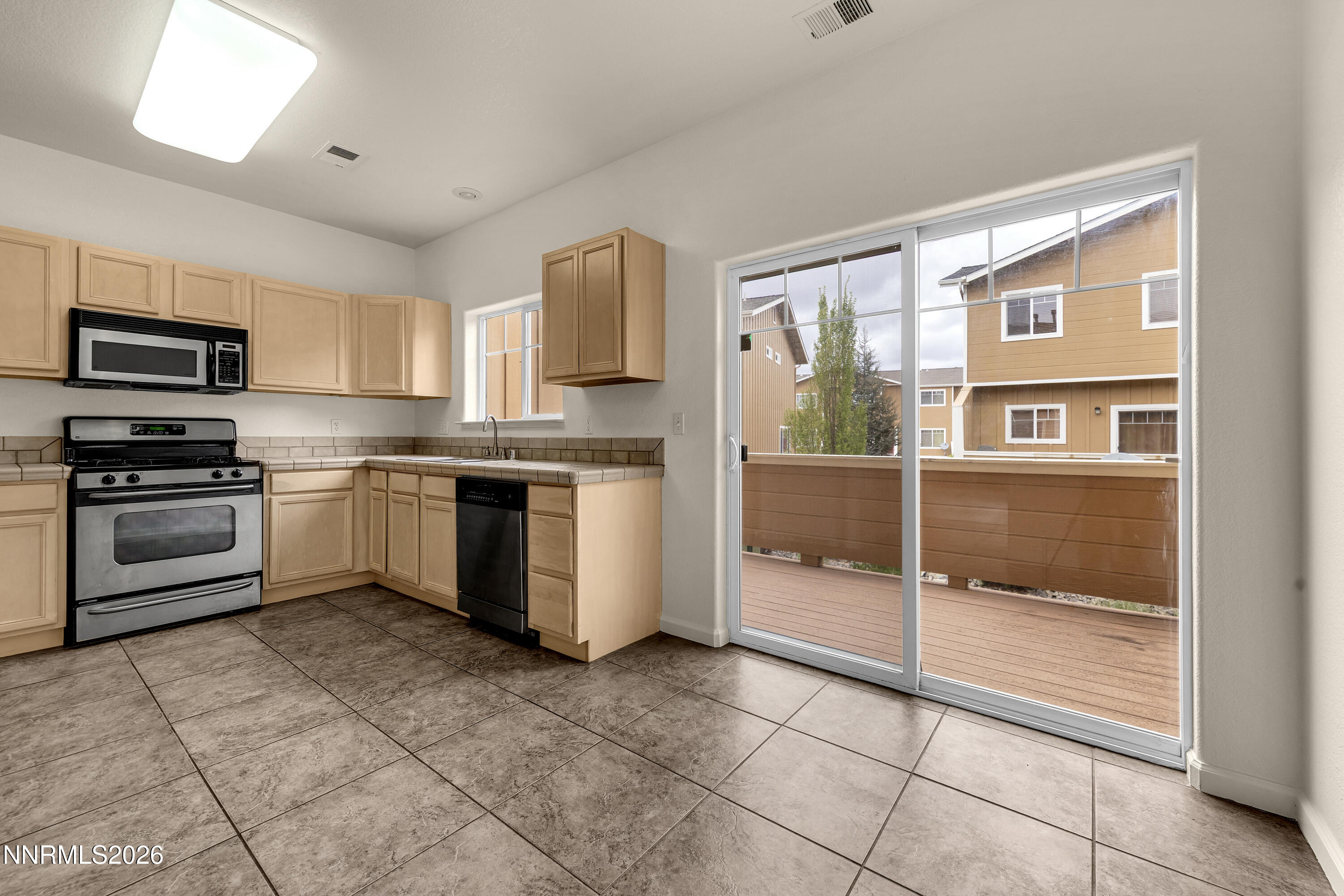 335 Dawson Jacob Ln. Reno, NV 89503 - Photo 8 of 34 DawsonJacob335-008