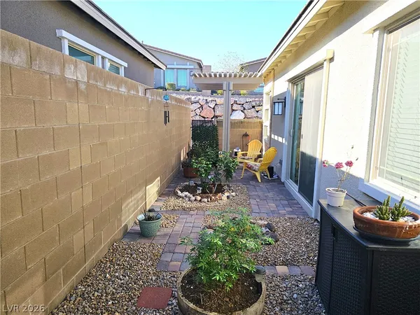 $2,649 | 921 Mayfield Mnr Lane, Las Vegas, NV 89138