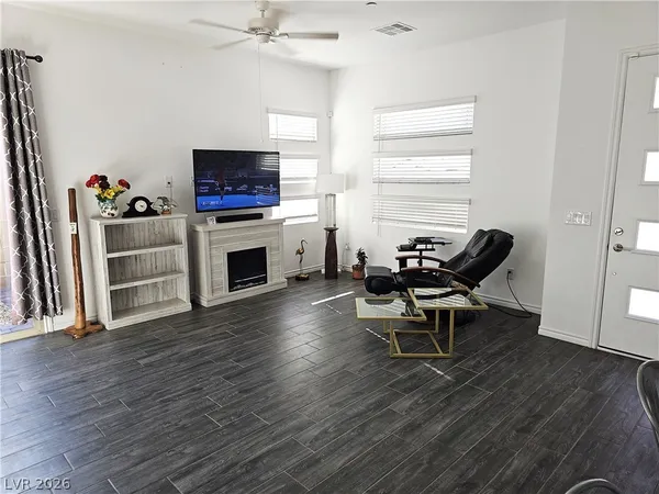$2,649 | 921 Mayfield Mnr Lane, Las Vegas, NV 89138