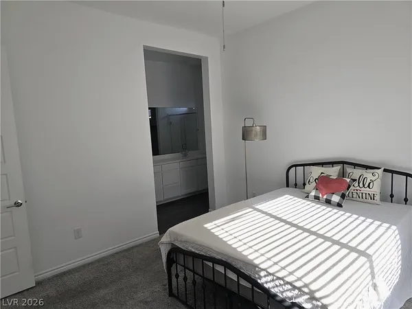 $2,649 | 921 Mayfield Mnr Lane, Las Vegas, NV 89138