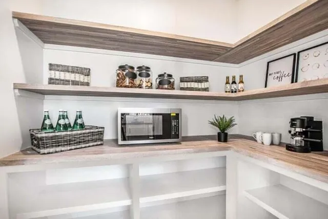 $900,000 | 4575 Ada Grove Southeast, Ada, MI 49301