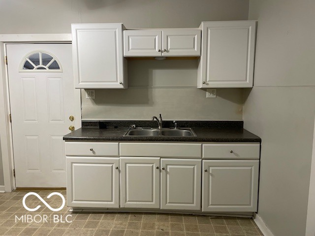 1331 Sycamore Street Columbus, IN 47201 - Photo 6 of 10