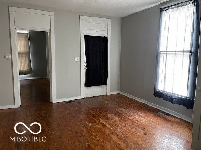 1331 Sycamore Street Columbus, IN 47201 - Photo 9 of 10