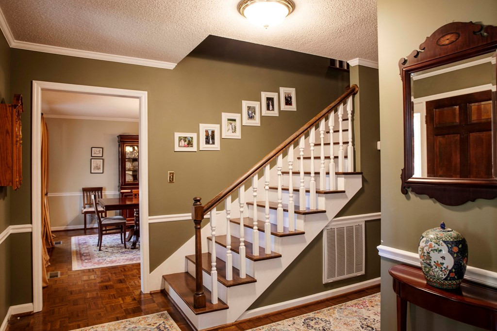 3777 Keg Pointe Road Appling, GA 30802 - Photo 4 of 40 ENTRY/STAIRS