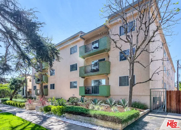 $699,000 | 914 Lincoln Boulevard, Unit 202, Santa Monica, CA 90403
