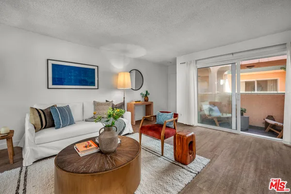 $699,000 | 914 Lincoln Boulevard, Unit 202, Santa Monica, CA 90403