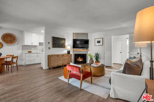 $699,000 | 914 Lincoln Boulevard, Unit 202, Santa Monica, CA 90403