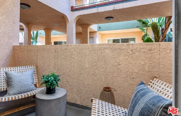$699,000 | 914 Lincoln Boulevard, Unit 202, Santa Monica, CA 90403