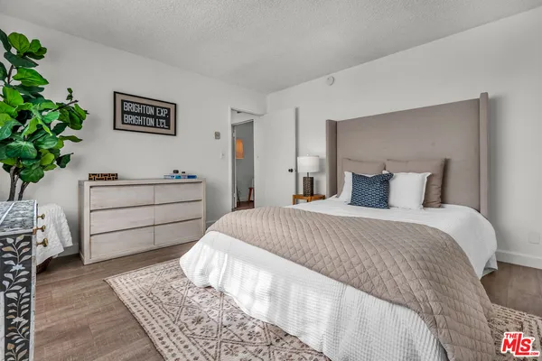 $699,000 | 914 Lincoln Boulevard, Unit 202, Santa Monica, CA 90403