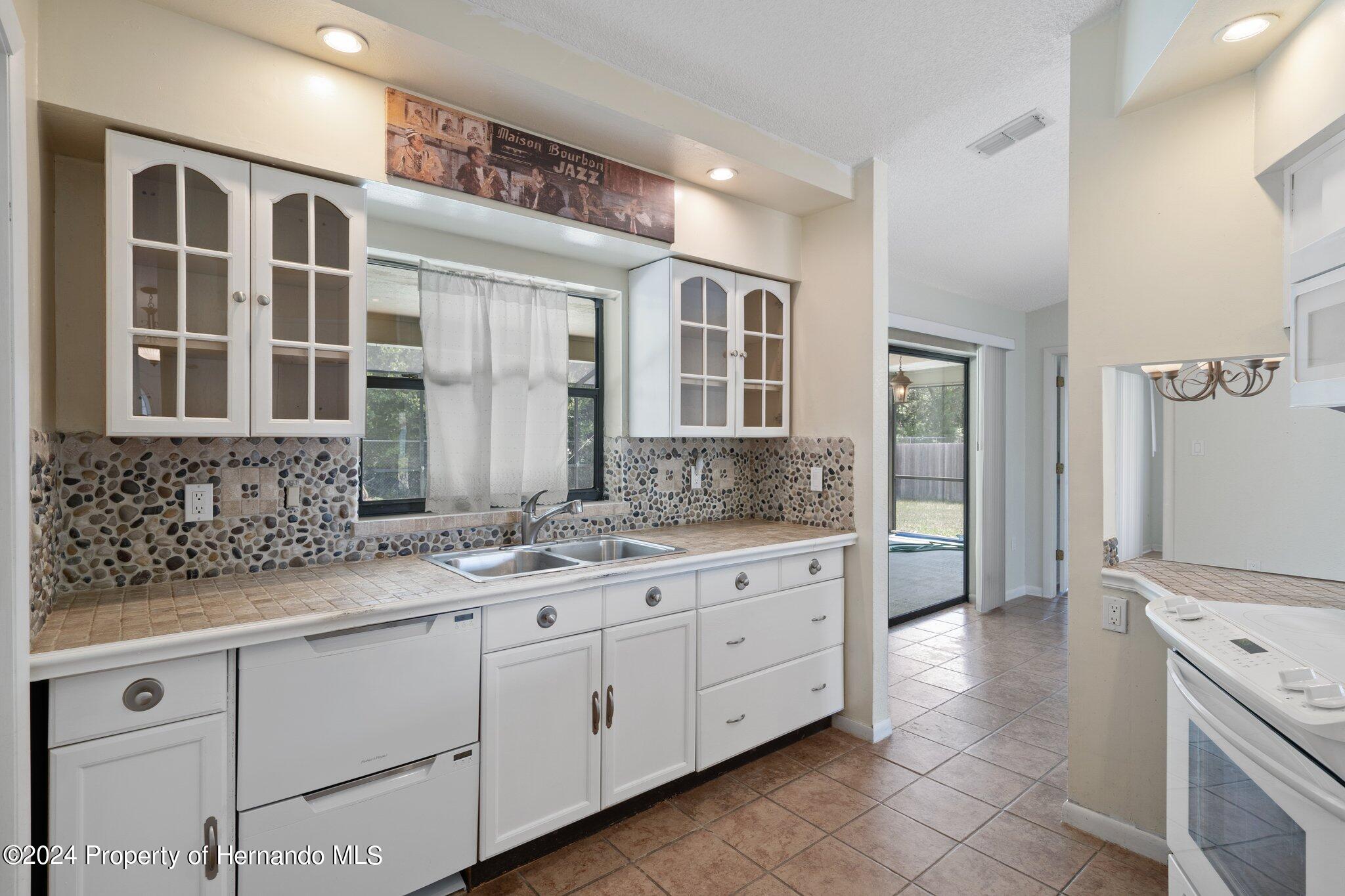 9290 Eldridge Road Spring Hill, FL 34608 - Photo 17 of 55 17-web-or-mls-DSC03688