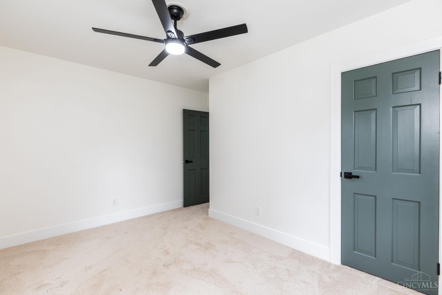 10443 Burlington Road Cincinnati, OH 45231 - Photo 20 of 31