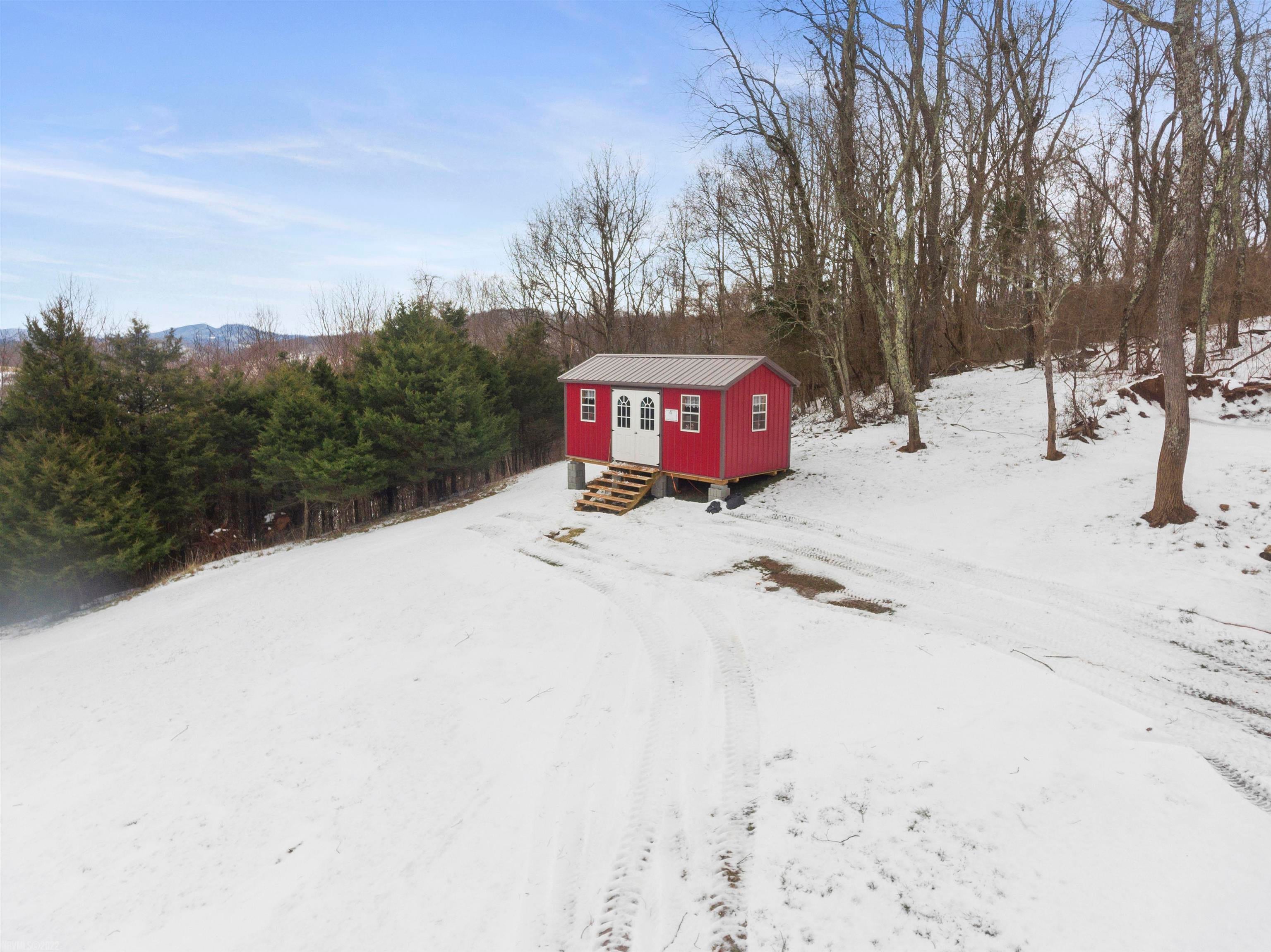 1760 Spring Valley Road Staffordsville, VA 24167 - Photo 19 of 87 Gallery Image 19