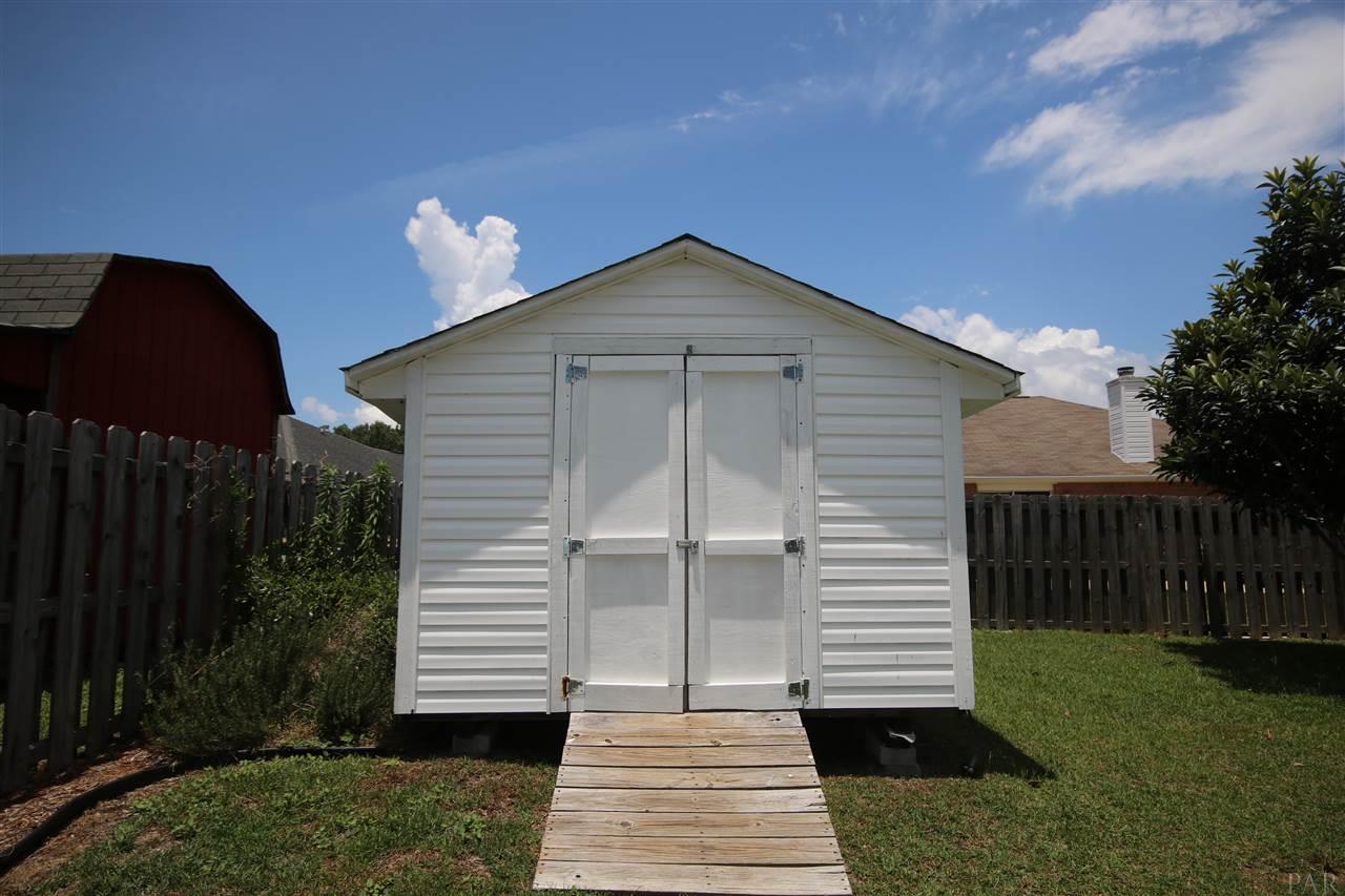 4916 Pineview Ridge Road Pace, FL 32571 - Photo 43 of 50 elevated & with drive ramp.