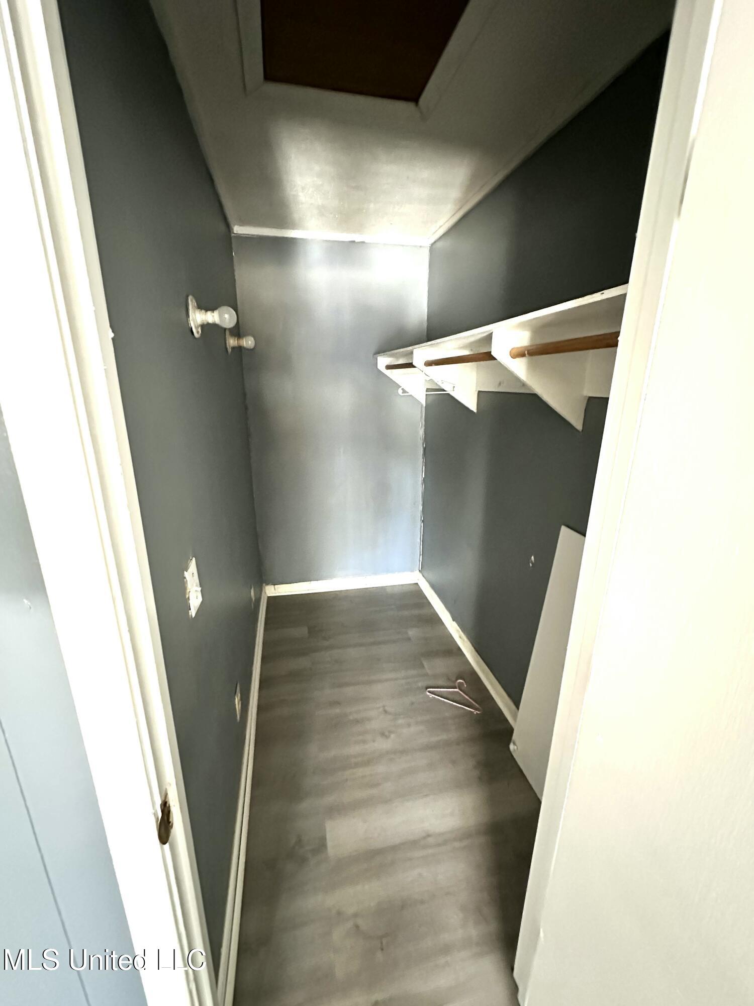 607 Hillsboro Street Forest, MS 39074 - Photo 11 of 17 IMG_2391