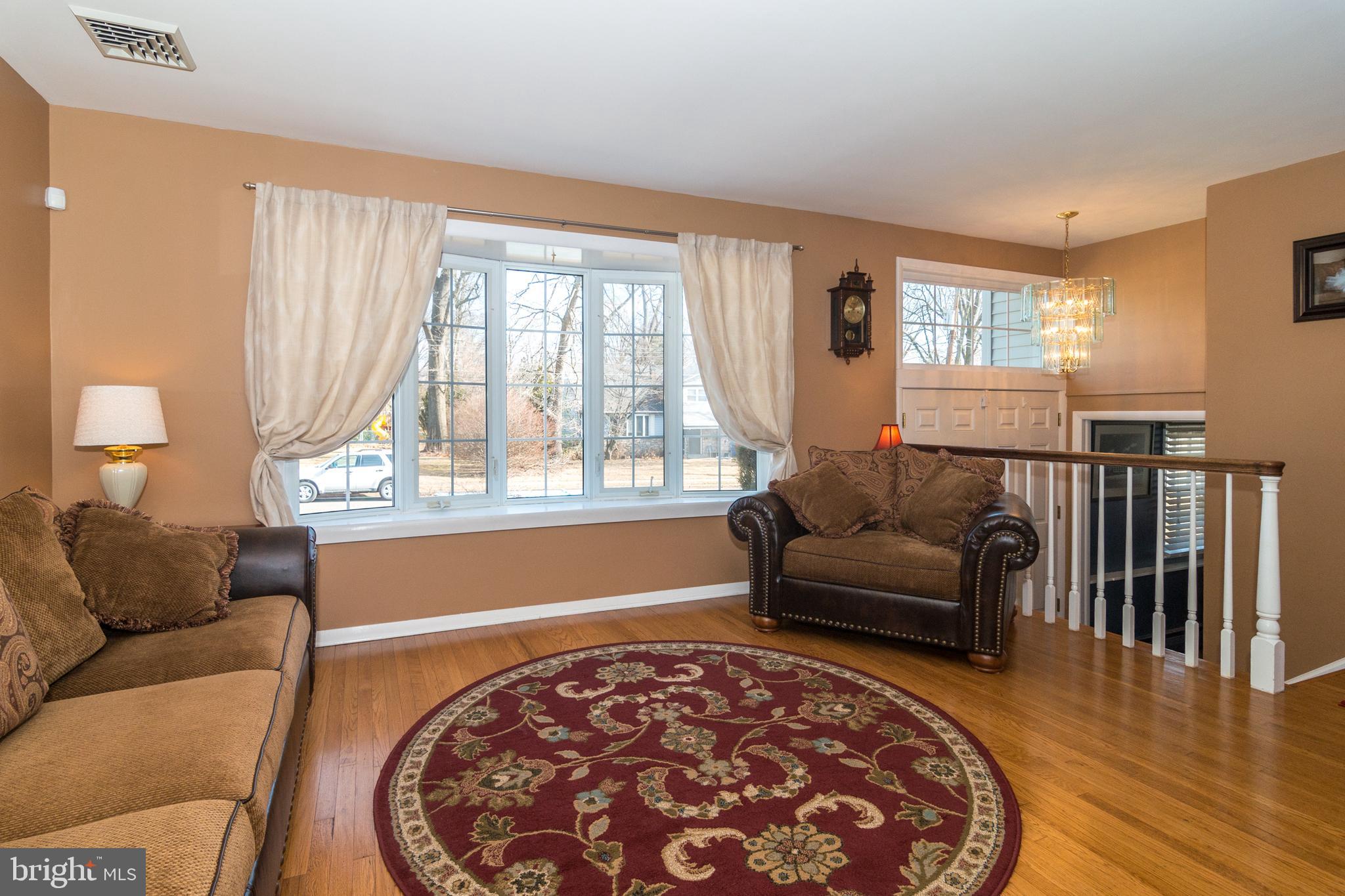 356 Hancock Road Warminster, PA 18974 - Photo 9 of 48